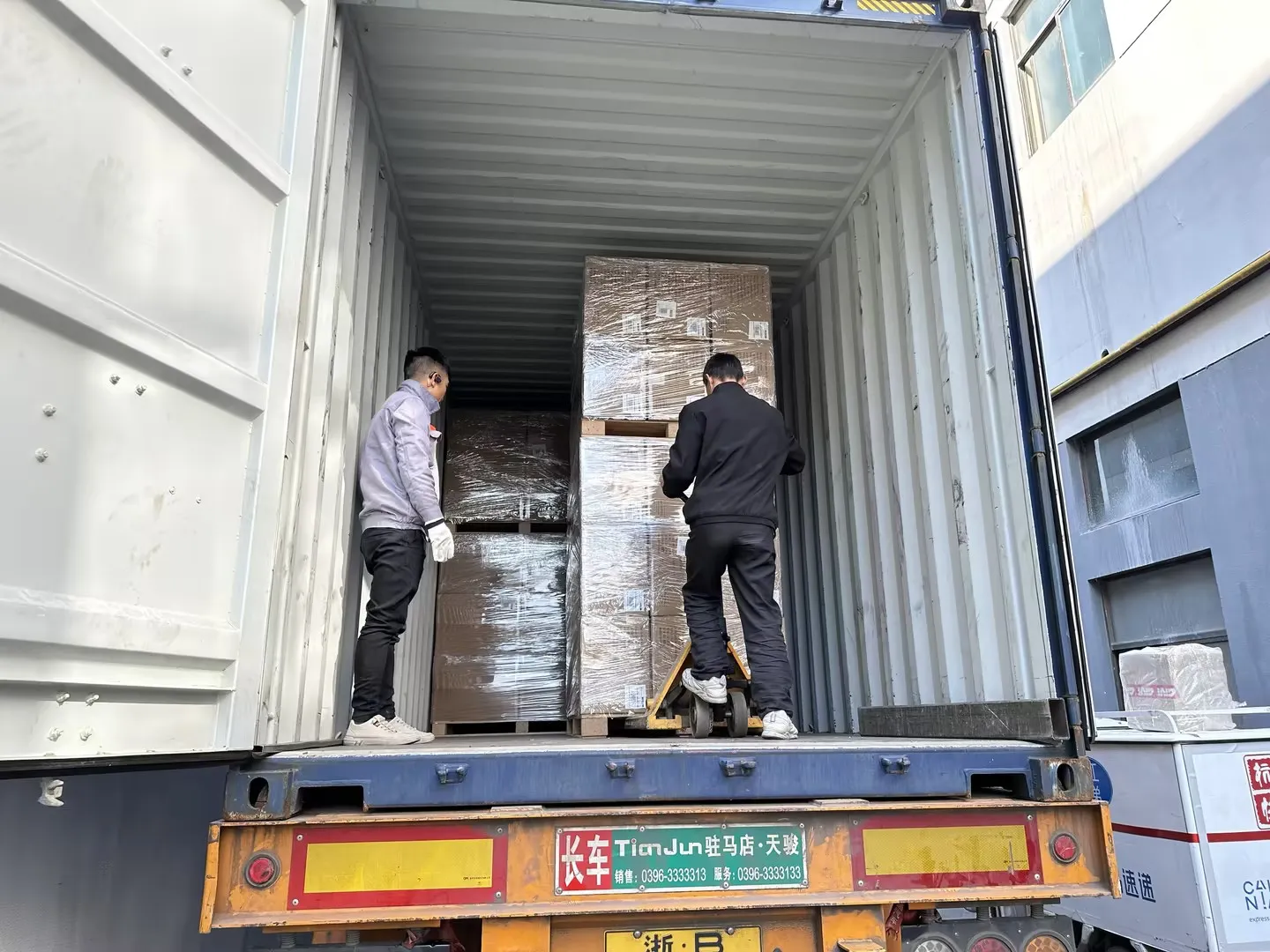 1e5e4f2f-1662-436b-8f46-ad06e30b654d 1e5e4f2f-1662-436b-8f46-ad06e30b654d